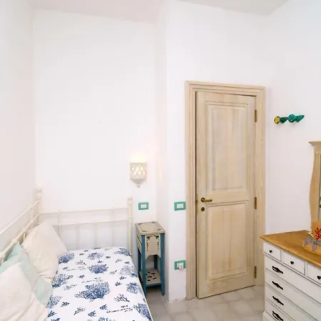 فيلة Casina Turritella