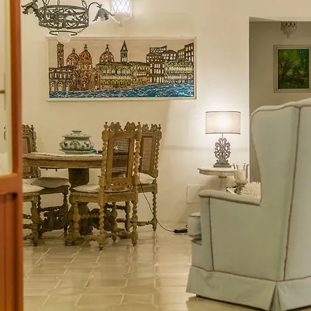 فيلة Casina Turritella